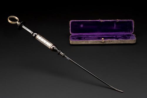 Uterine syringe from 1880-1910